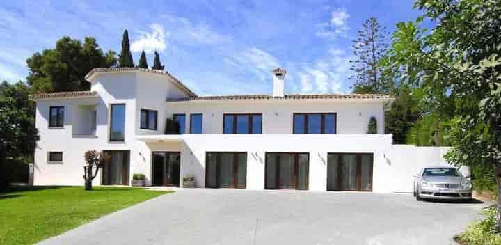 Stunning Modern Villa in San Pedro de Alcántara, Costa del Sol