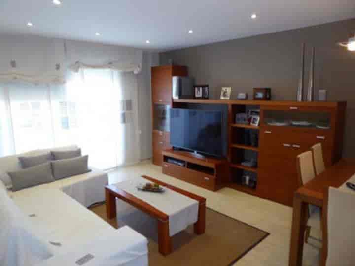 Charming 3-Bedroom Apartment in La Raval de Crist, Roquetes