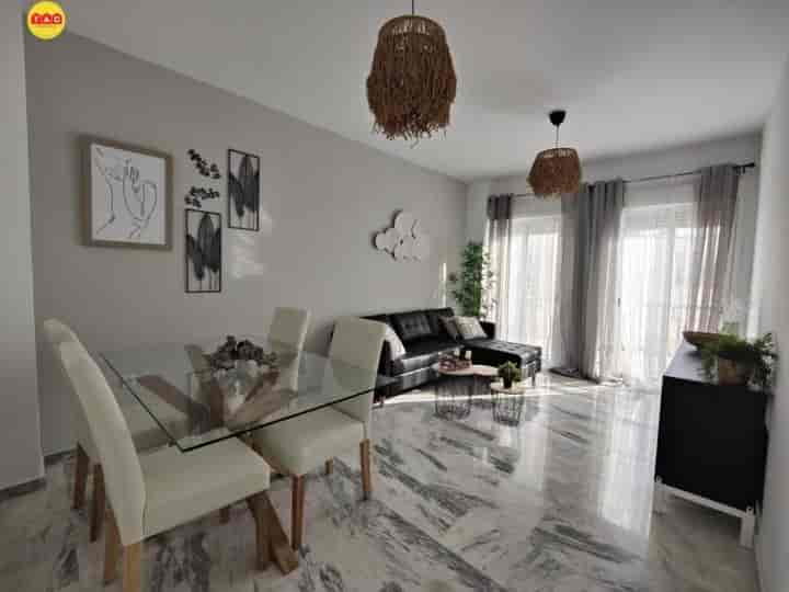 Charming 3-Bedroom Apartment in La Gaga, 1659