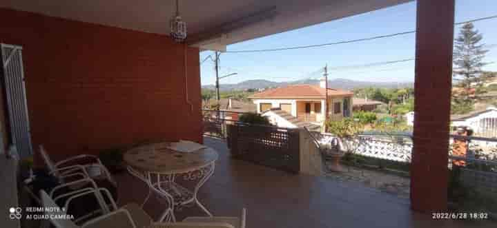 Charming 6-Bedroom Home with Mountain Views in Sant Esteve Sesrovires