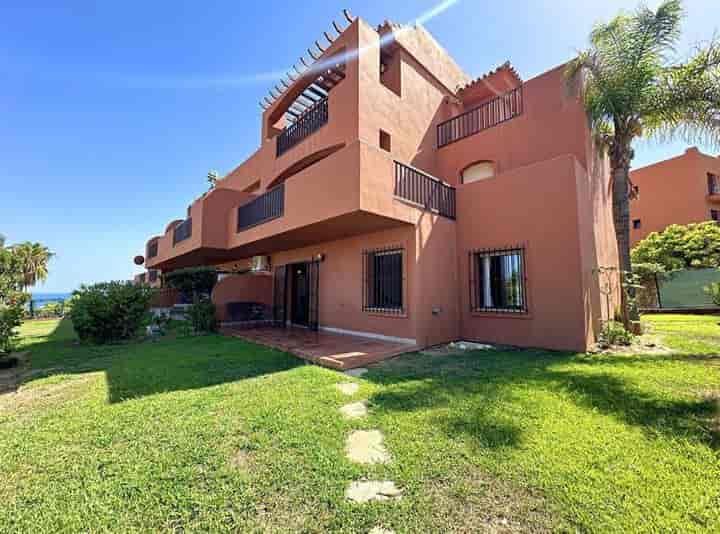Charmantes Erdgeschoss-Apartment in Casares Costa mit Meerblick