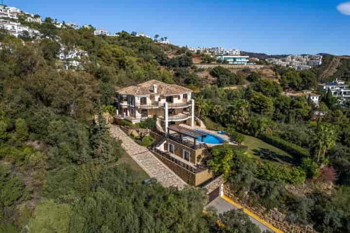 Lyxvilla med fantastisk utsikt i Los Monteros, Costa del Sol