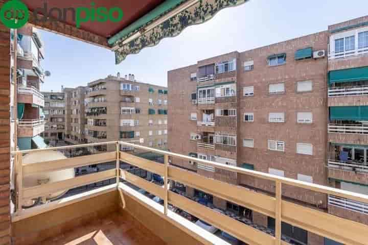 Bright 3-Bedroom Apartment in Granada - Just 5 Minutes to the Center!