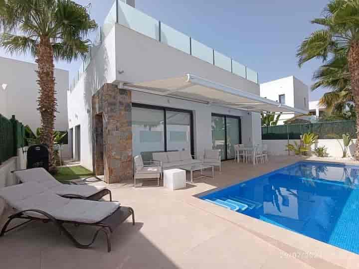 Charming 3-Bedroom Villa in Santiago de la Ribera