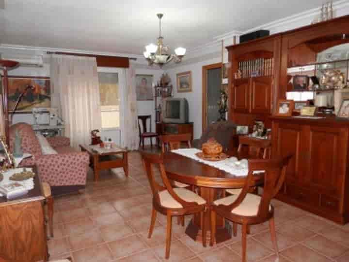 Spacious 4-Bedroom Apartment with Garage in La Zafra - Perfect for Families!