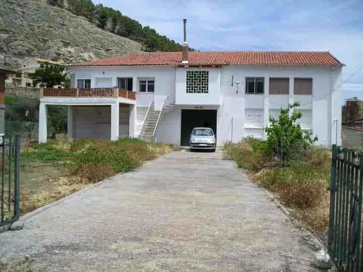 Villa ensoleillée avec vues sur la montagne à Terrer, Saragosse