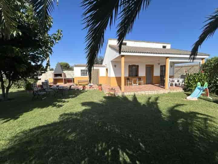 Beautiful 1900m2 Finca with Spacious Porch in Tudela, Navarra