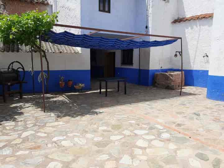 Charming 5-Bedroom Village House in Granátula de Calatrava, Ciudad Real