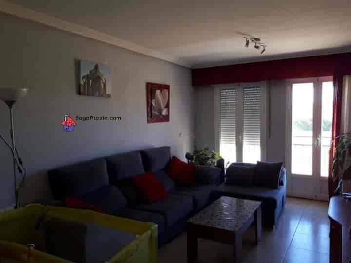 Charming 2-Bedroom Apartment in Bernuy de Porreros, Segovia