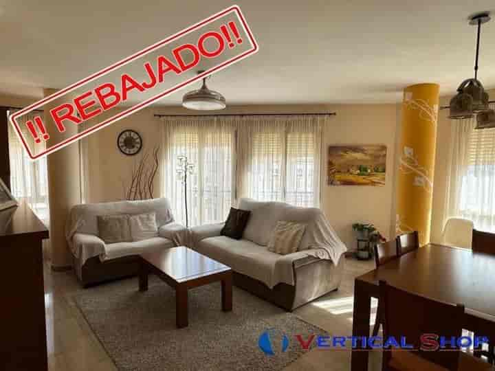 Spacious 3-Bedroom Apartment with Balcony in Caudete, Albacete