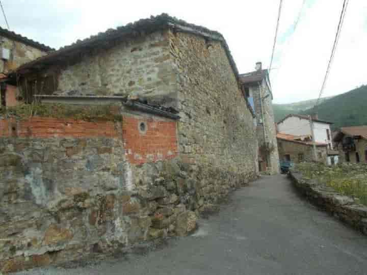 Charming 154 m² Property in San Sebastián de Garabandal, Rionansa