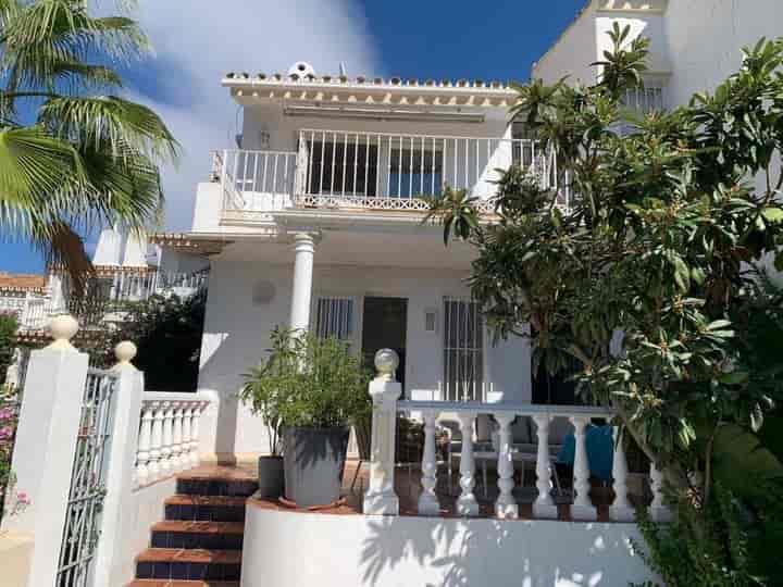 Maison de charme Pueblo à Atalaya - Vues du parcours de golf!