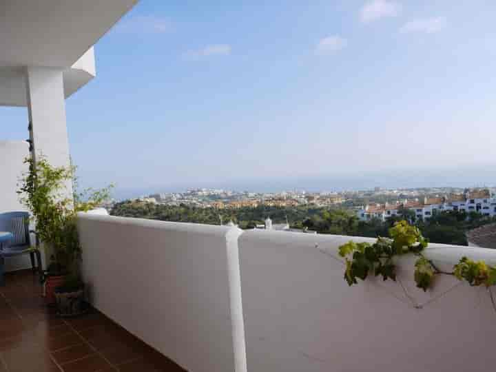 Superbe Oasis de 2 chambres à Sitio de Calahonda avec vue sur l'océan