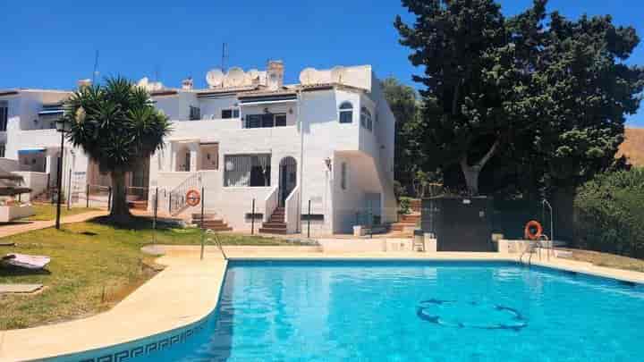 Duplex confortable Près de La Cala - Juste des marches vers la plage!