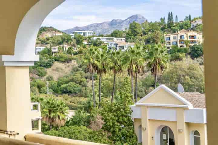 Erstaunliches 3-Zimmer-Apartment in Benahavis, Malaga