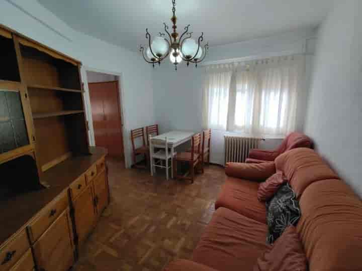 Spacious 4-Bedroom Apartment in prime Segovia Location