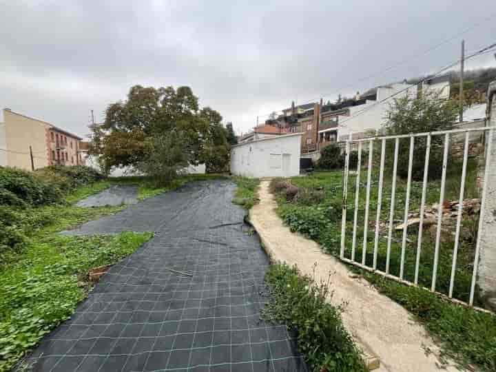 Charming Semi-Renovated Village House in Miraflores de la Sierra