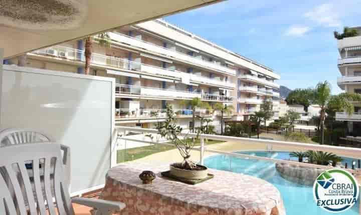 Charming 2-Bedroom Apartment in Santa Margarita, Roses - Just 1.5km to the Beach!