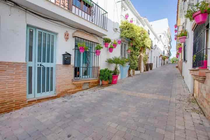 Charmig markvåning lägenhet i Estepona Gamla stan
