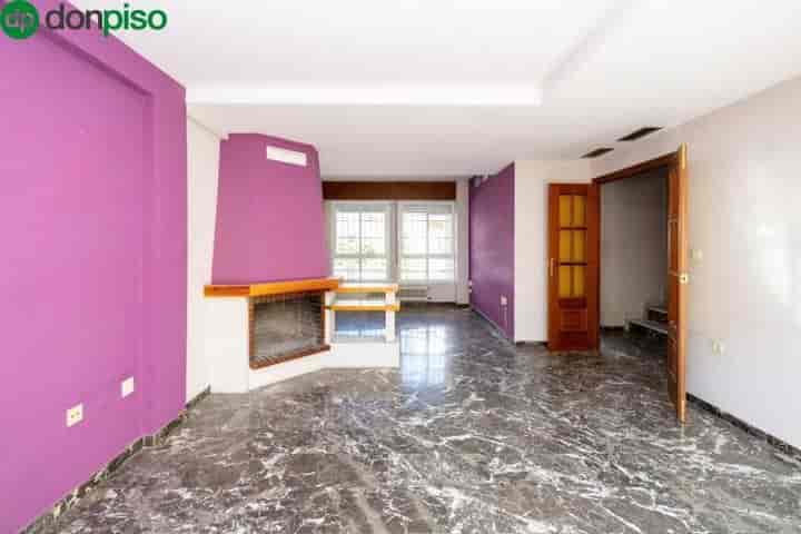 Spacious Home in Granada Near Luis Amador Metro Station