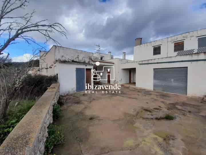 Fixer-Upper in Buscastell, San Antonio – Great Investment Opportunity!