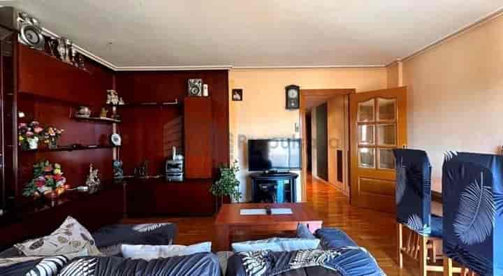 Charming East-Facing Flat in Actur, Zaragoza