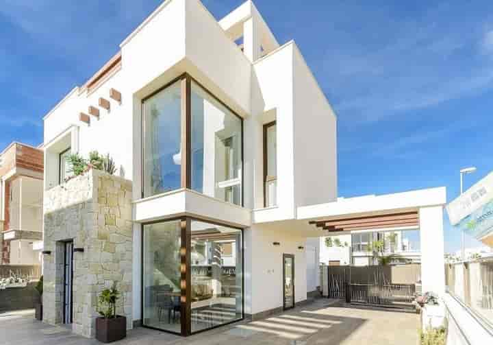 Modern 3-Bedroom Villas in Los Montesinos