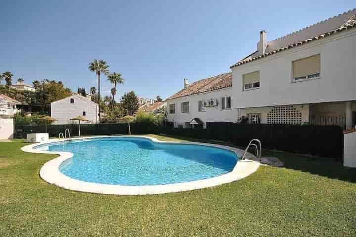 Charming Townhouse in El Capricho, Golden Mile, Marbella