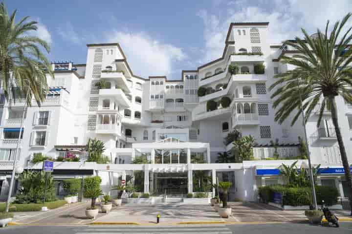 Superbe appartement en front de mer à Puerto Banus