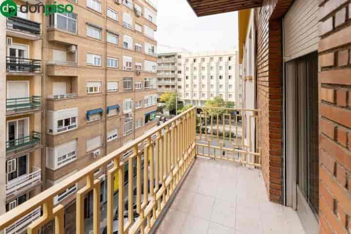 Spacious 3-Bedroom Apartment near Mendez Nuñez Metro, Madrid