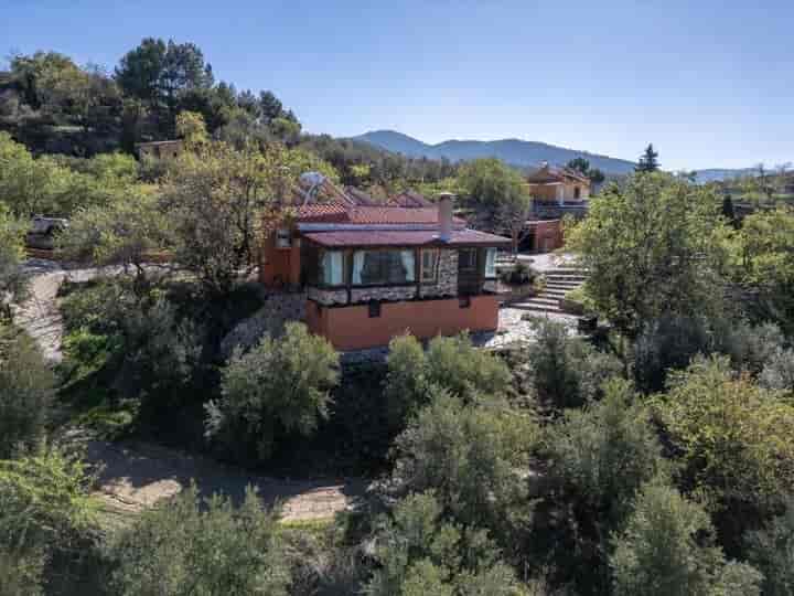 Charming Rustic Retreat in Gojar - Stunning Views Near Granada