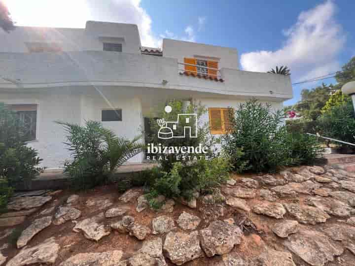 Charming 2-Bedroom Apartment in Siesta, Santa Eulalia