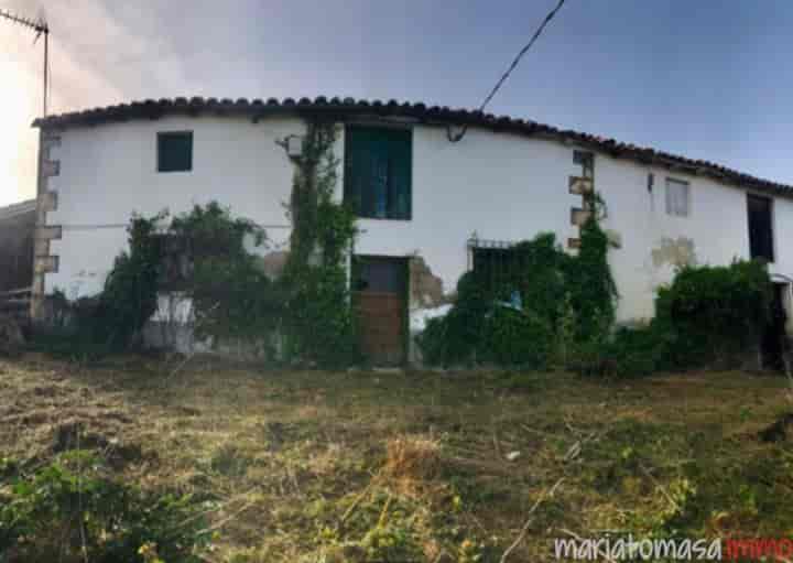 Stunning Rustic Home in Beranga - Perfect Getaway with Amazing Views