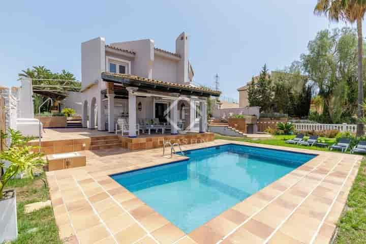 Stunning 320 m2 Villa i Miraflores, Malaga