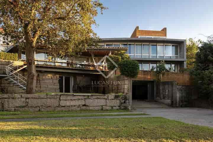 Stunning Modern Villa with Pool in Nigrán