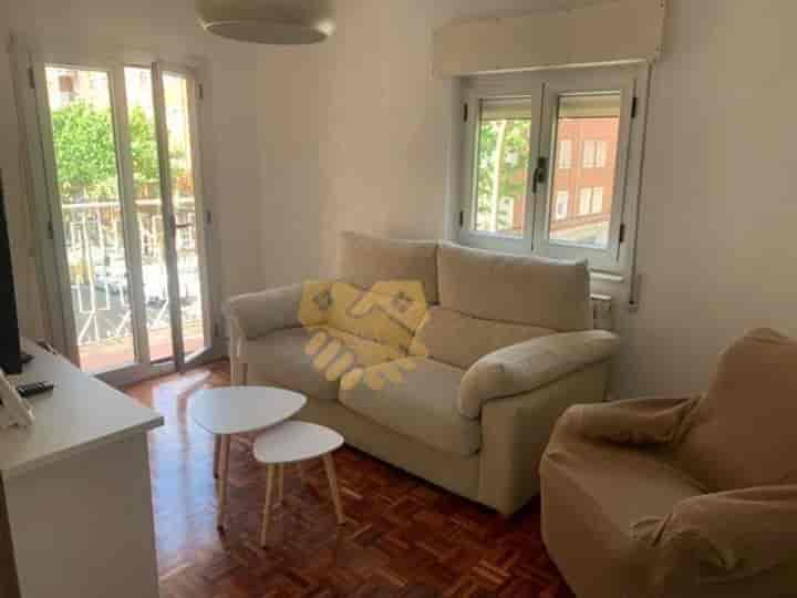 Charming 3-Bedroom Apartment in San Bernardo, Salamanca