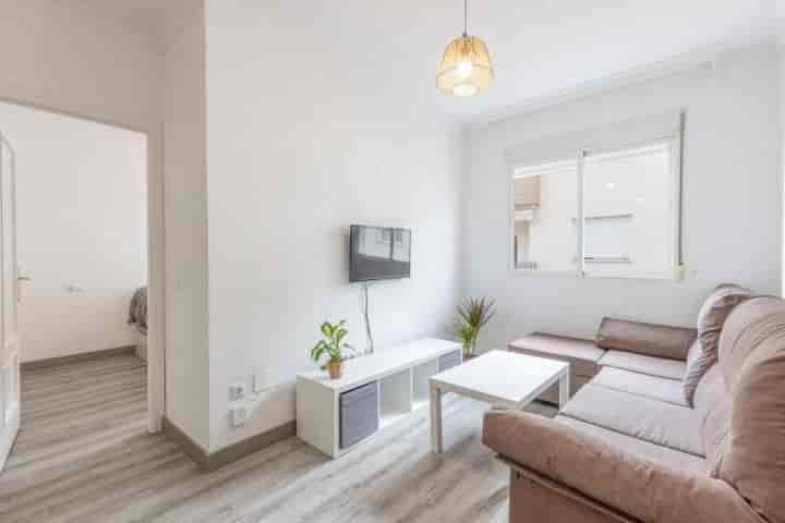 Charming Renovated Apartment in Armilla, Just 10 Minutes from Granada