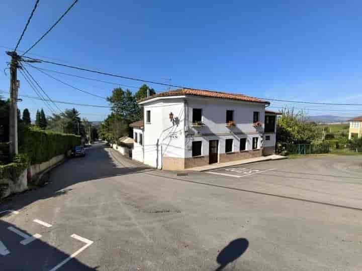 Charming Fixer-Upper in Tiñana, Just 5 km from Oviedo