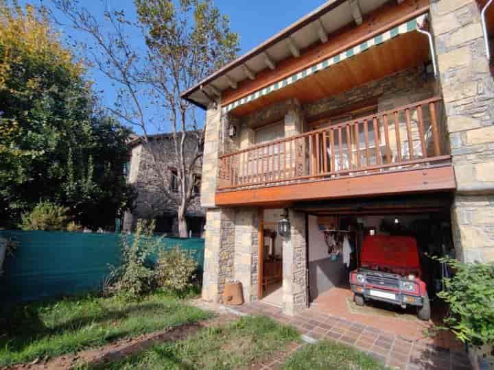 Charming Semi-Detached House with Garden in Boltaña, Pyrenees