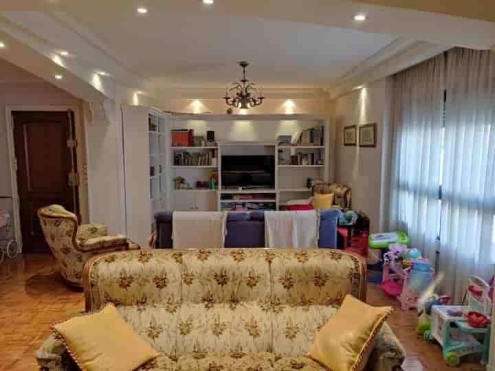 Spacious 4-Bedroom Flat with Garage & Storage in the Heart of Ciudad Real