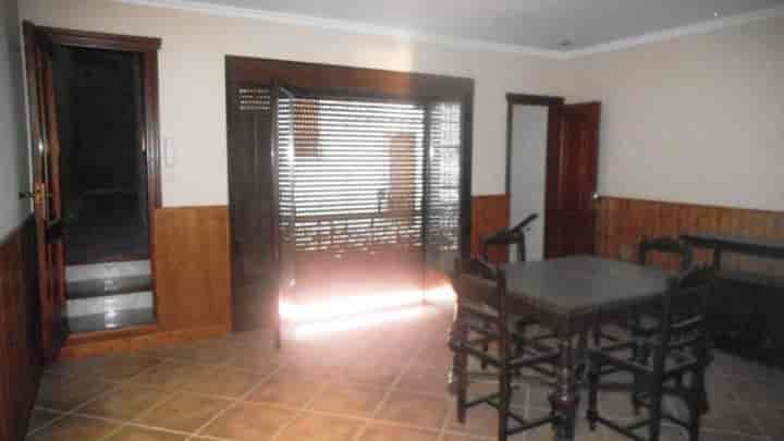 Charming Family Home in Almagro, Perfect Location!