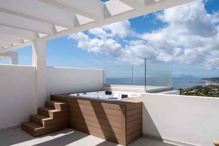 Stunning 3-Schlafzimmer Stadthäuser mit Meerblick in Manilva, Costa del Sol