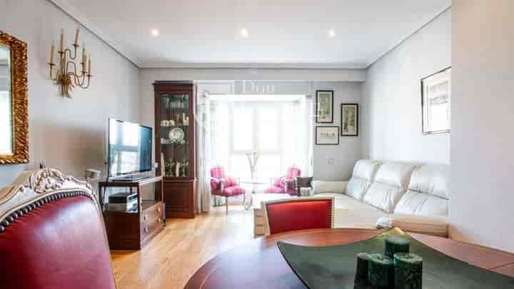 Bright 3-Bedroom Apartment in El Retiro, Madrid