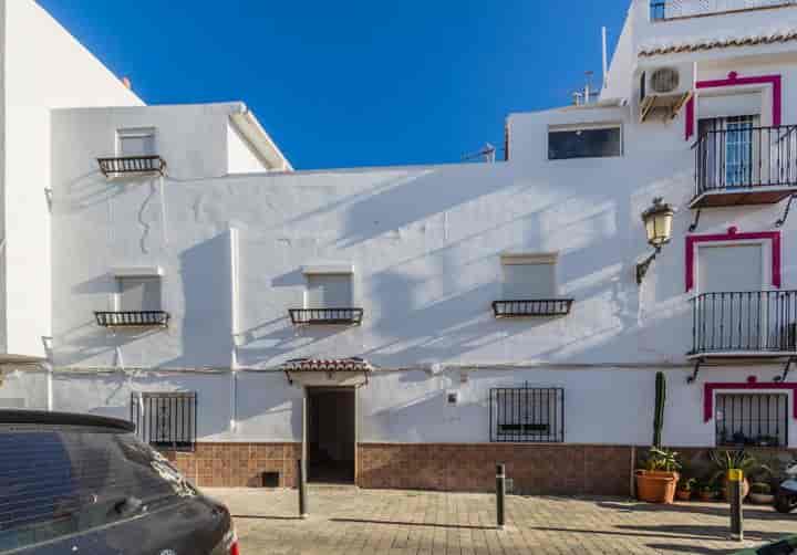 Charming Townhouse in Almuñécar - Steps from Castillo de San Miguel!