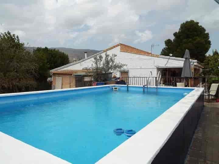 Charming 3-Bedroom Villa in Caudete, Spain