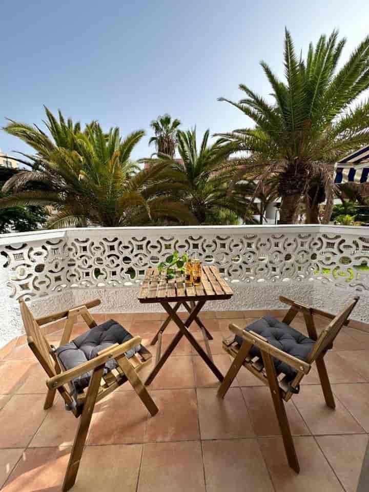 Sunny Central Apartment in Playa de las Americas