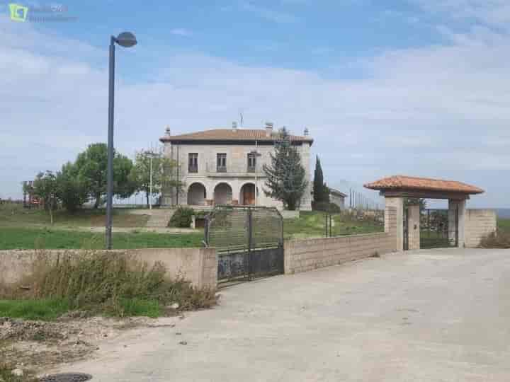 Luxury Home for Sale in Celadilla Sotobrín, Burgos - Perfect for a Rural Retreat