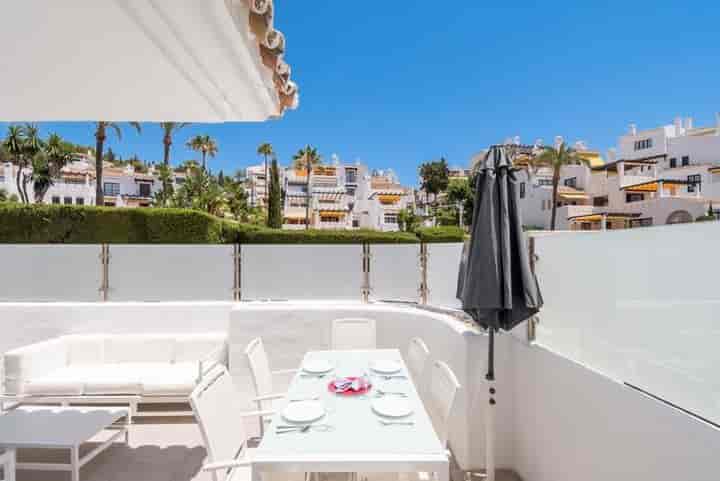 Luxury Living in Nueva Andalucía: Spacious 3-Bedroom Apartment Near Puerto Banús