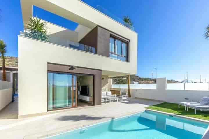 Modern 3-Bedroom Villas in Rojales - Your Dream Retreat Awaits!