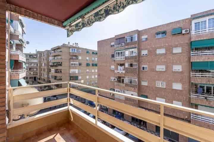 Spacious 3-Bedroom Apartment in Granada's Hottest Neighborhood